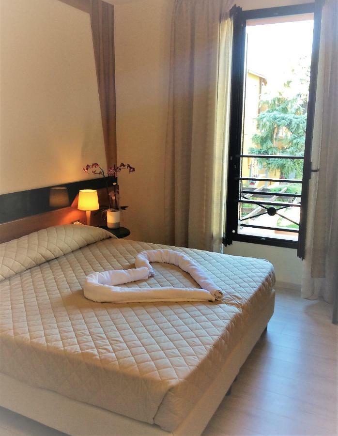 Hotel Dozza Ngoại thất bức ảnh