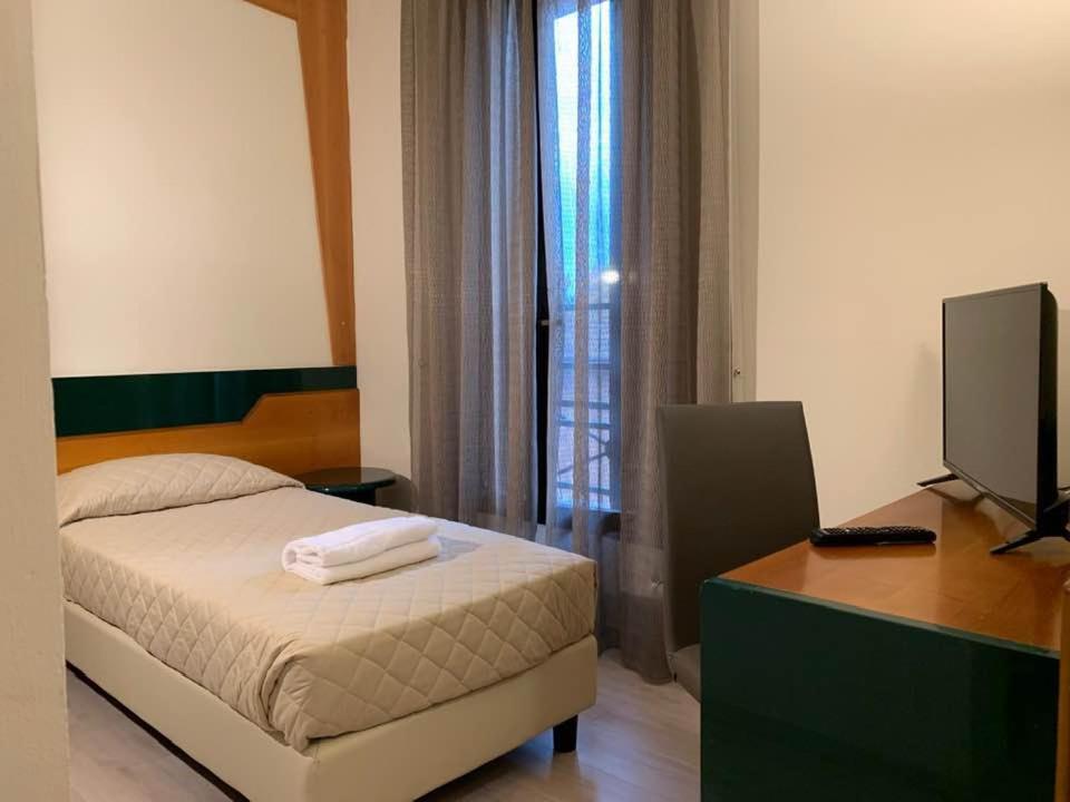 Hotel Dozza Ngoại thất bức ảnh